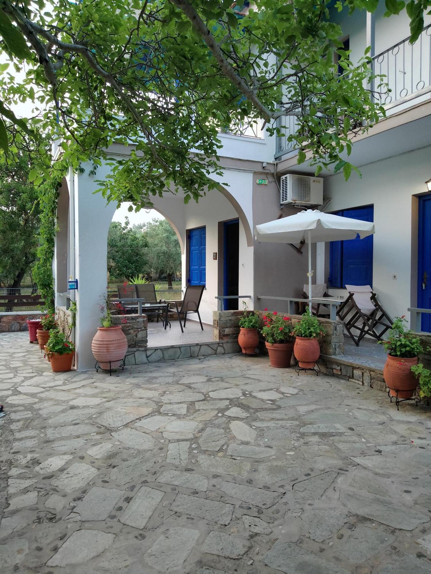 Alexandra Studios Stafylos Bagian luar foto