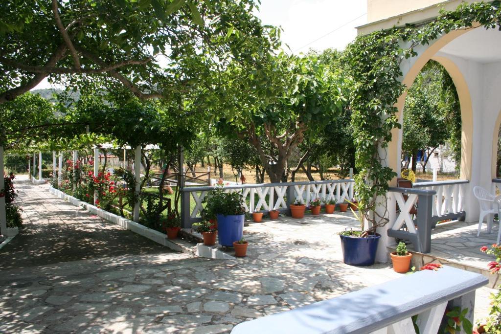 Alexandra Studios Stafylos Bagian luar foto