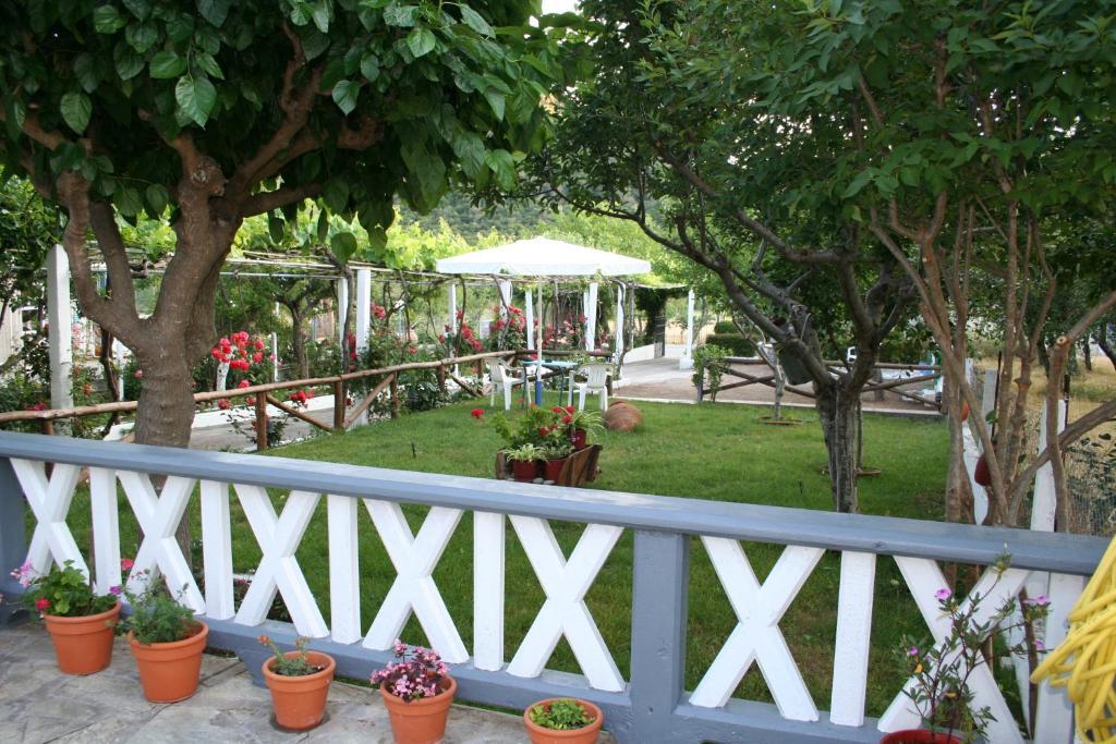 Alexandra Studios Stafylos Bagian luar foto