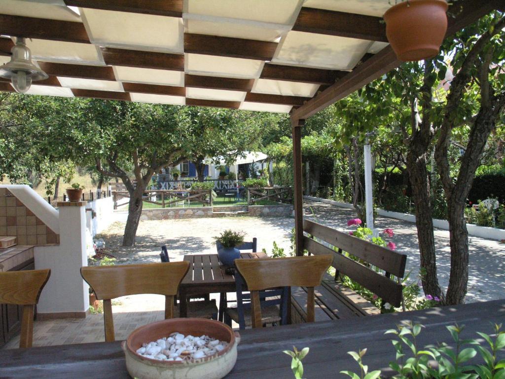 Alexandra Studios Stafylos Bagian luar foto