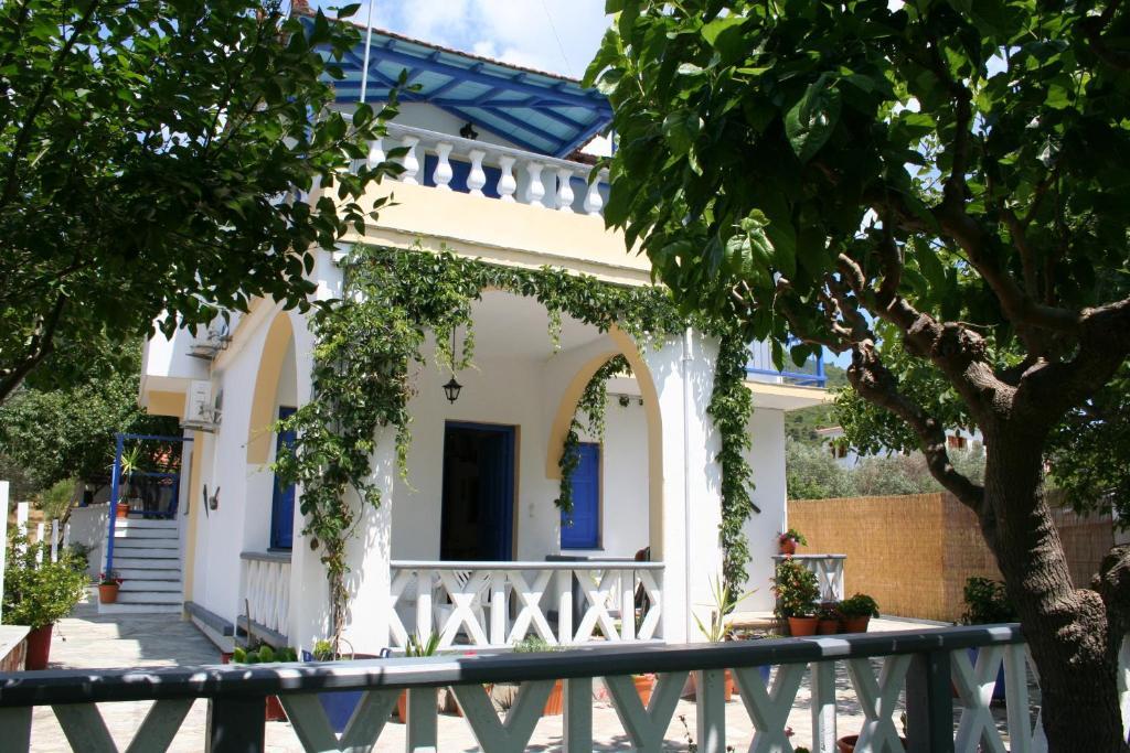 Alexandra Studios Stafylos Bagian luar foto